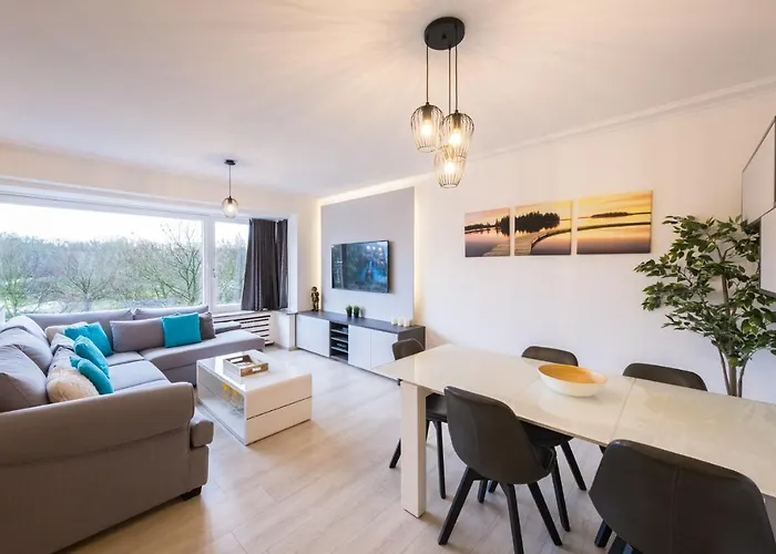 Center Parkview Free Parking *